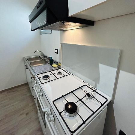 Essential House Apartment Бриндизи Екстериор снимка