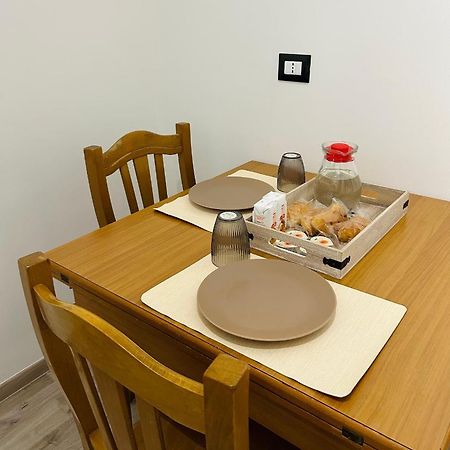 Essential House Apartment Бриндизи Екстериор снимка