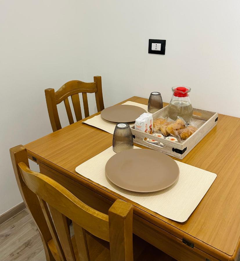Essential House Apartment Бриндизи Екстериор снимка