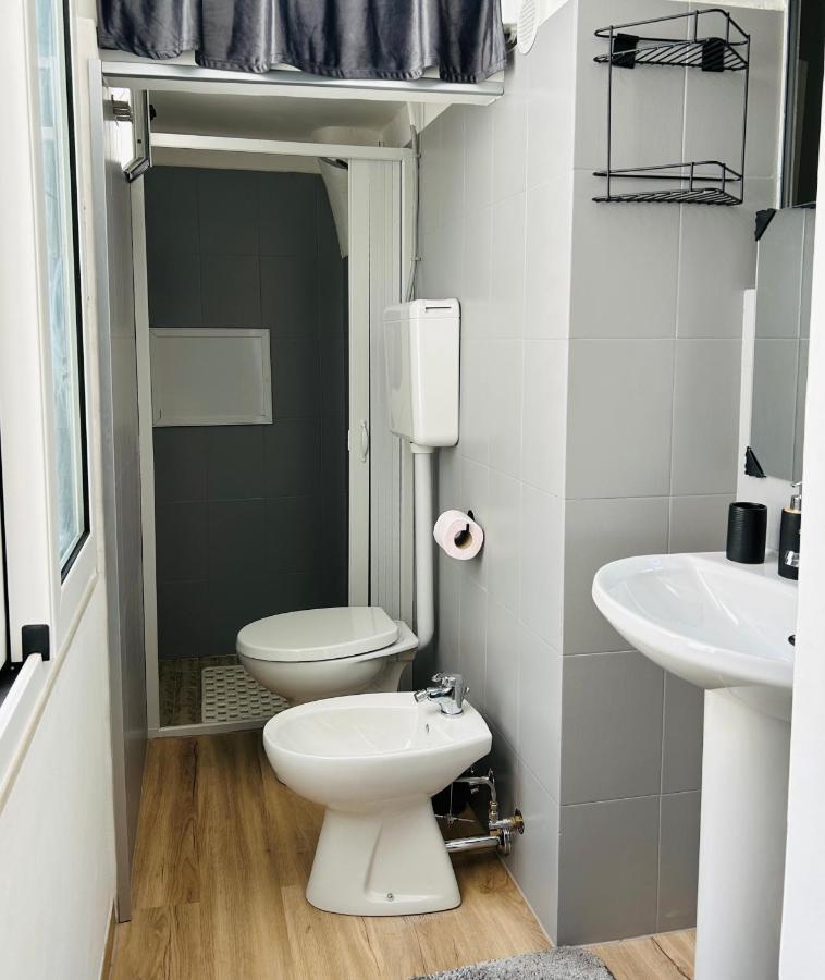 Essential House Apartment Бриндизи Екстериор снимка