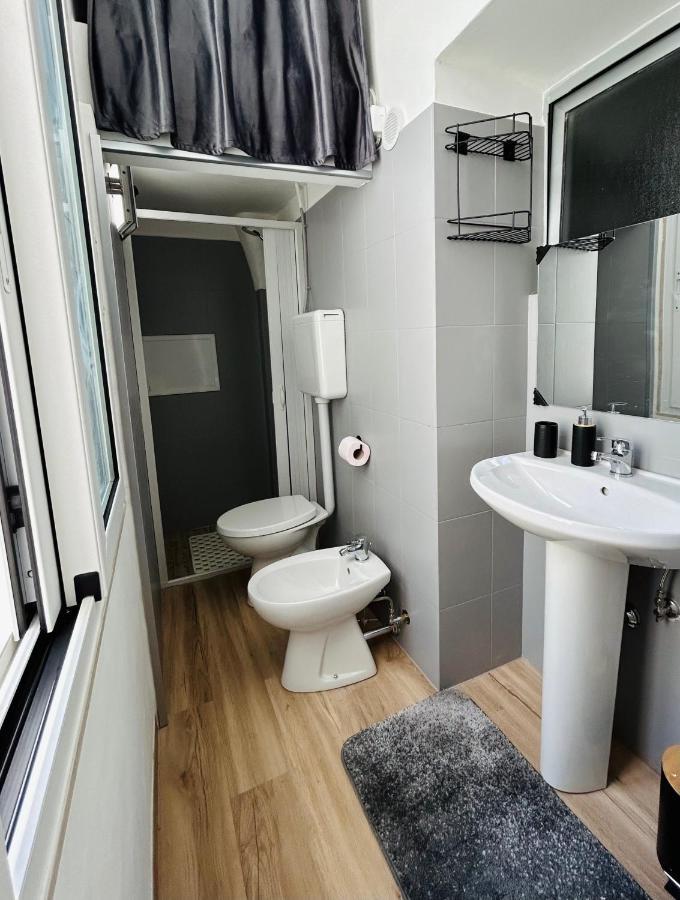 Essential House Apartment Бриндизи Екстериор снимка
